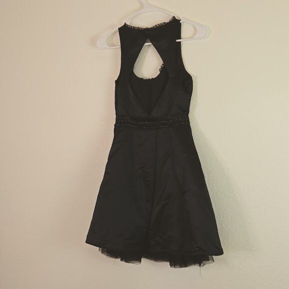 Princess Vera-Wang women's black A-line dress keyhole opening in the back - Picture 6 of 8